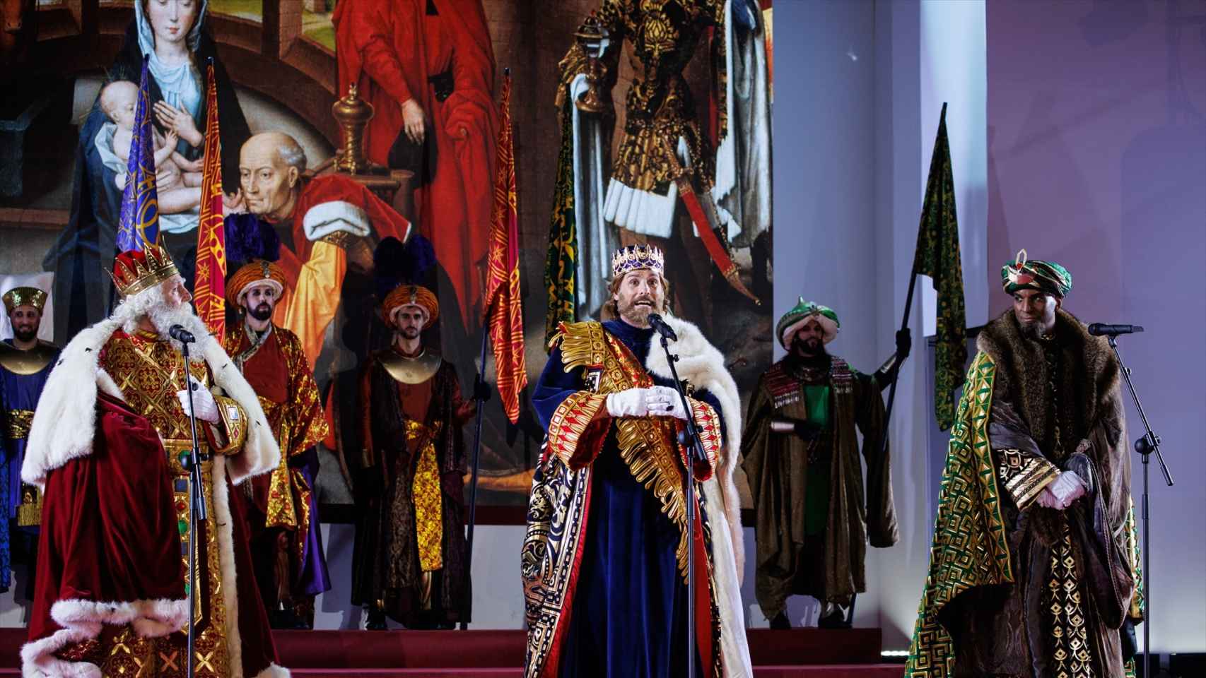 Los Reyes Magos dan su tradicional discurso durante la cabalgata de Reyes 2023.