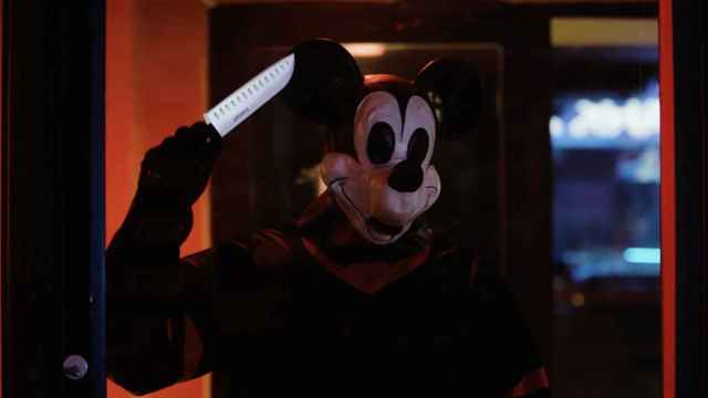 Mickey Mouse se aleja de Disney y para ser un asesino en la película de terror 'Mickey's Mouse Trap'