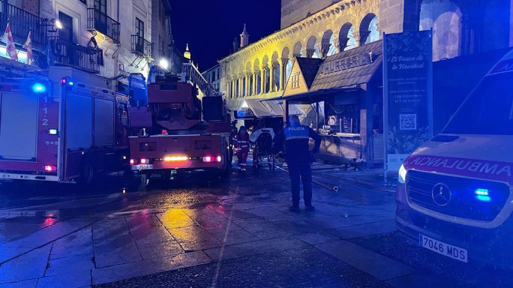 Incendio del puesto de churros en la calle Juan Bravo de Segovia