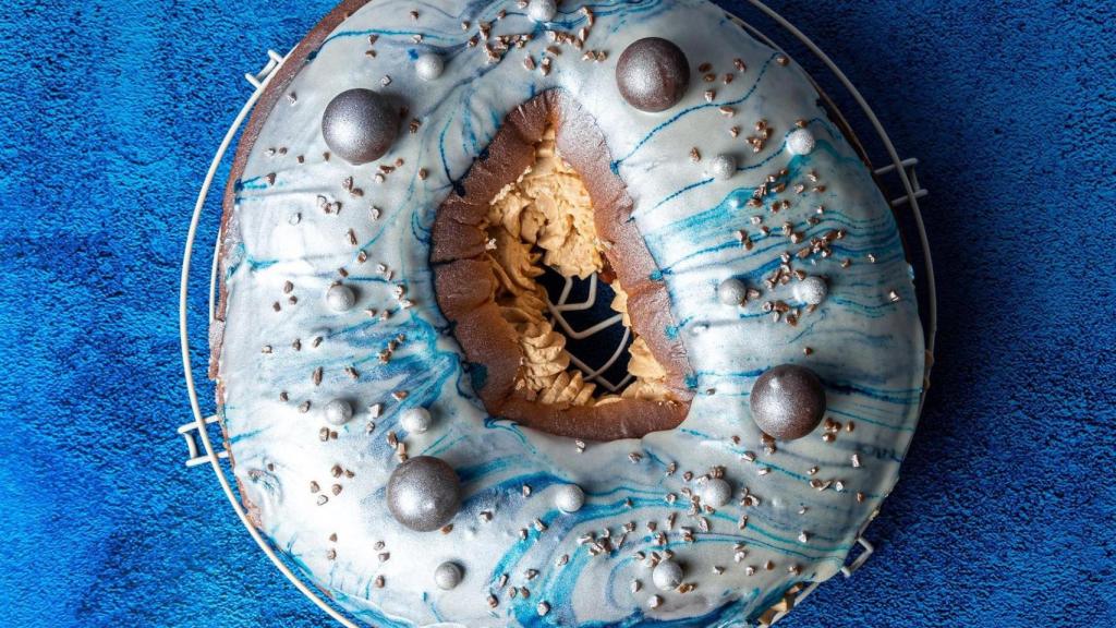Los roscones de Reyes más virales de Bilbao: de bombones Lindt, de Mon Chéri o con Peta Zetas.