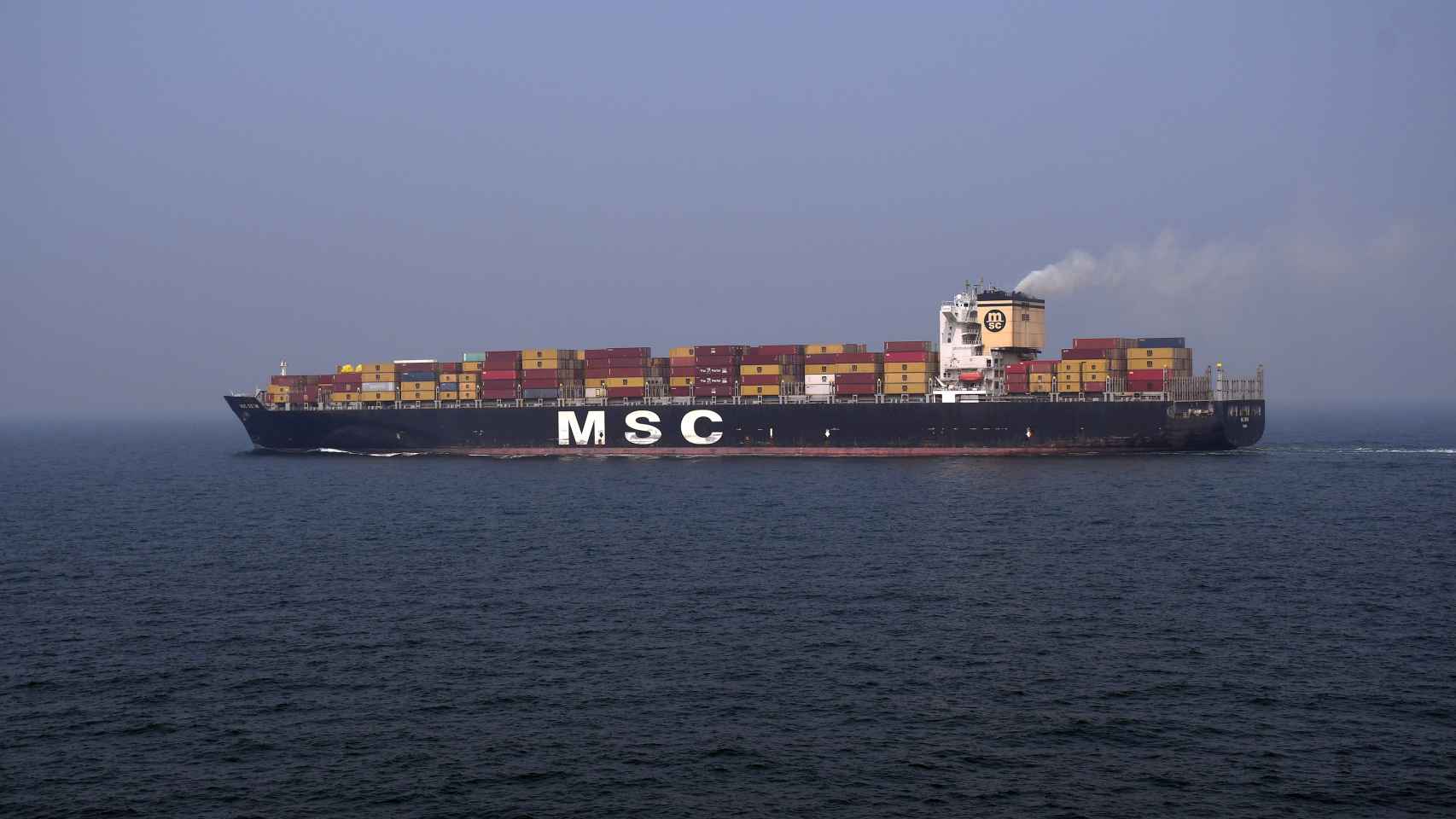 Un barco de MSC, en aguas indias.