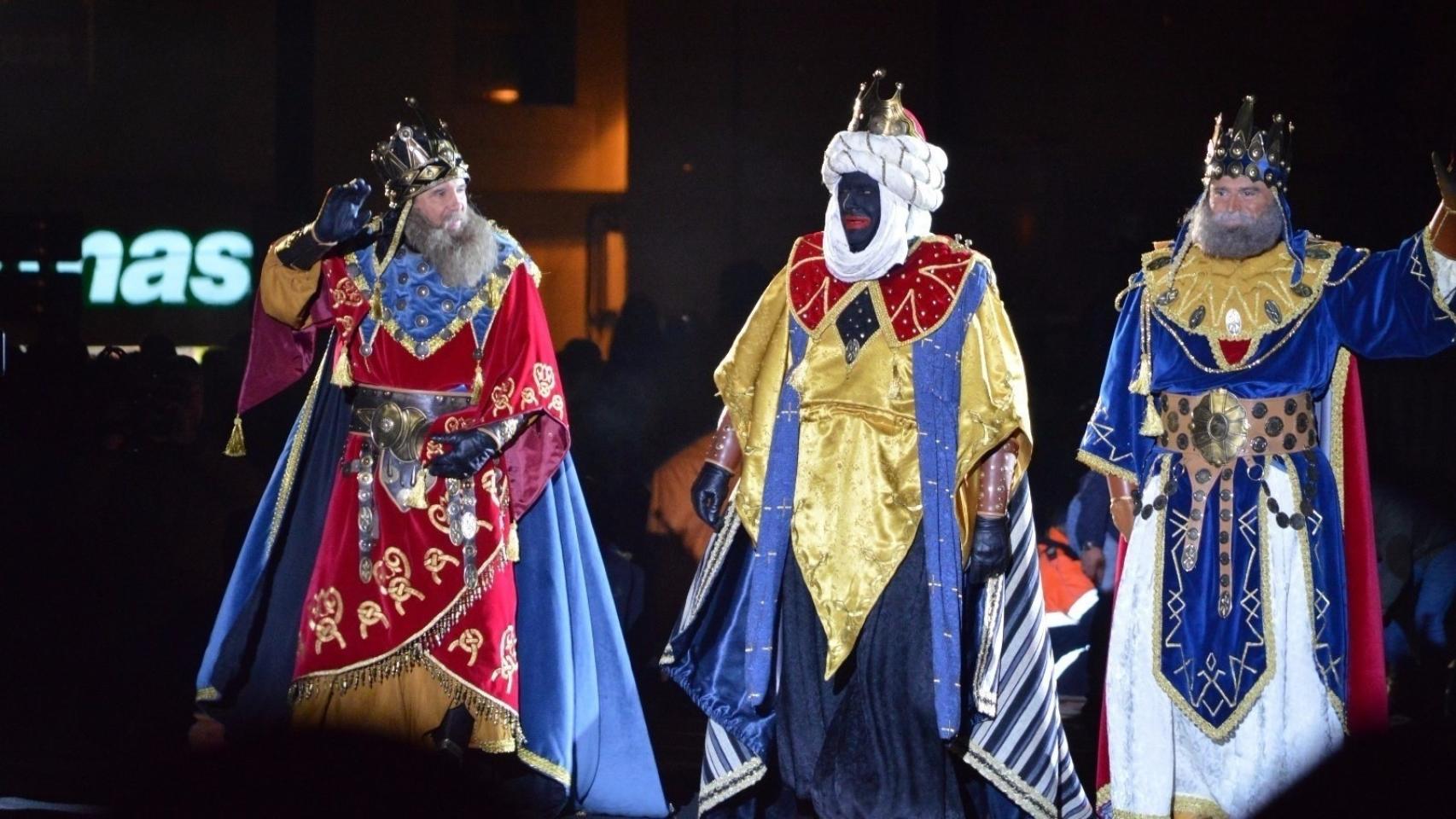 Los Reyes Magos visitando la ciudad de Alcoy, en una imagen de archivo.