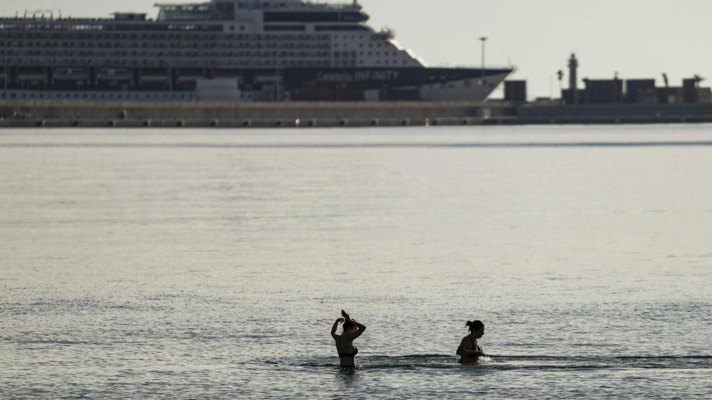 Una vista de las playa de la Malvarrosa este lunes de inicio de año.