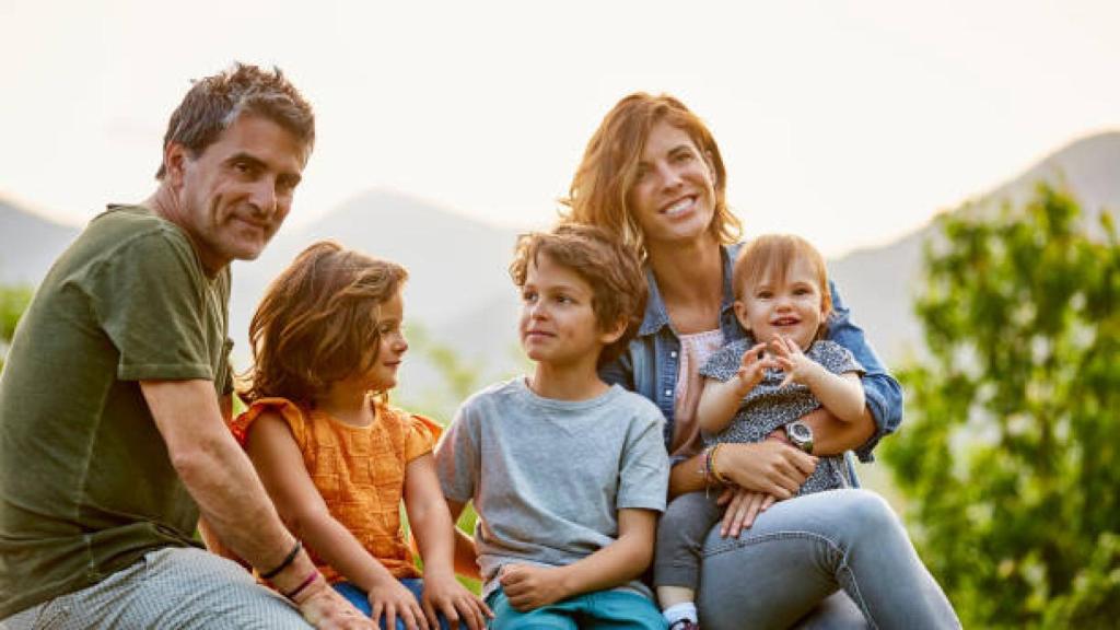 Una familia con tres hijos