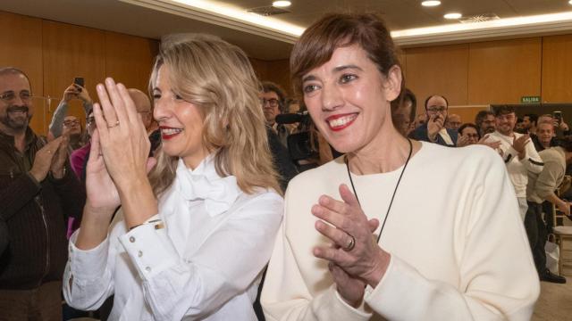 Yolanda Díaz y Marta Lois durante la presentación de la candidatura de Sumar Galicia para la Xunta.