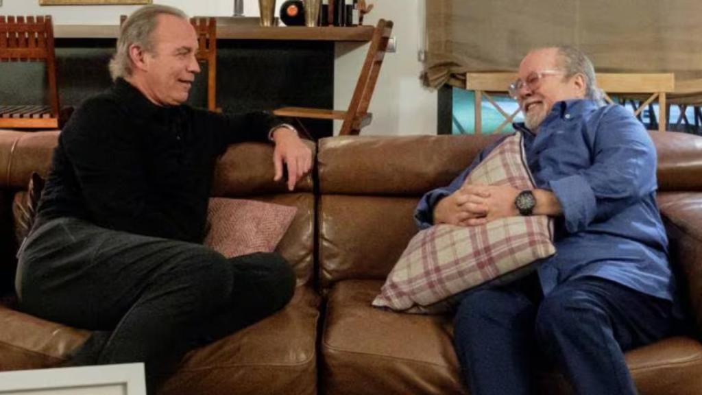 Bertín Osborne y Paco Arévalo durante la emisión del programa 'En mi casa o en la tuya', en Telecinco.