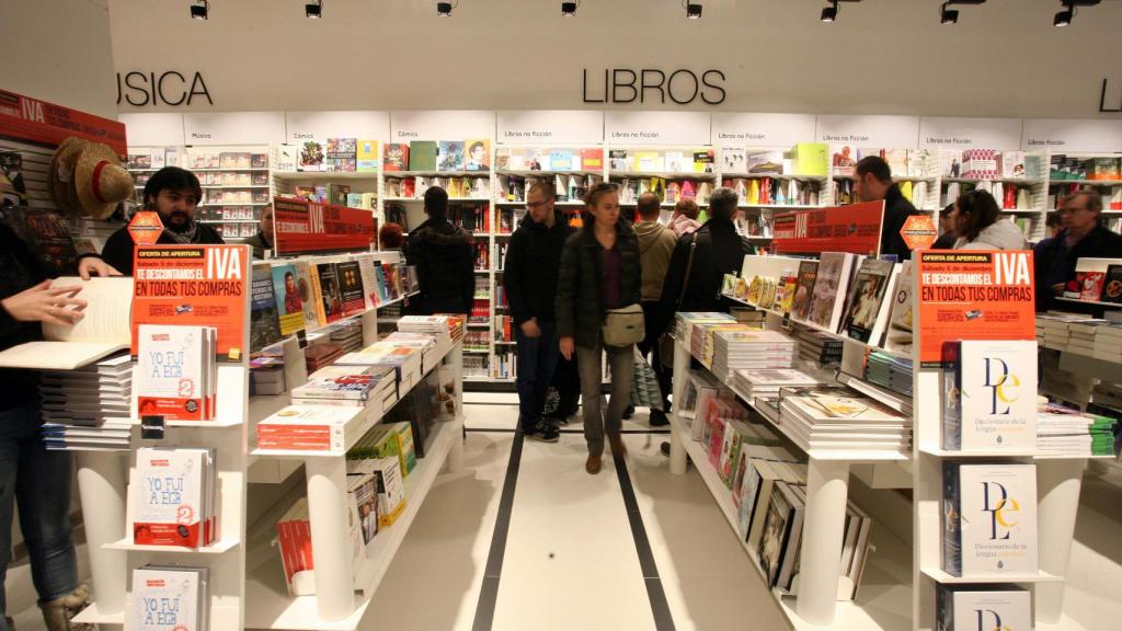 Imagen de la FNAC del centro comercial Río Shopping en Valladolid.