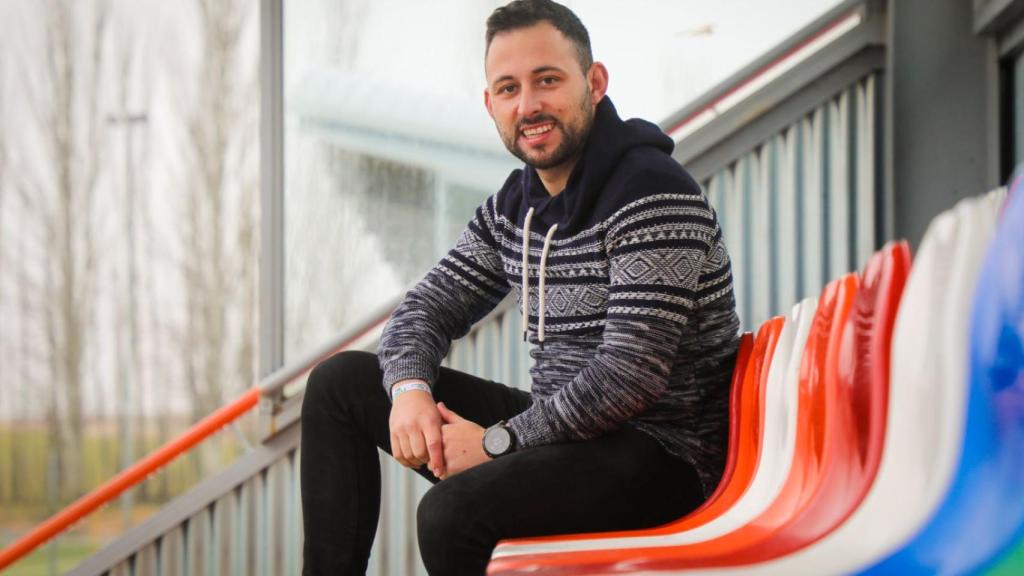 El profesor de educación física asociado en la Universidad Internacional de La Rioja, David González Mateos, en unas instalaciones deportivas de Salamanca