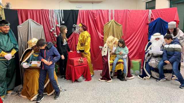 Los niños en la recepción de los Reyes Magos de Carbajosa