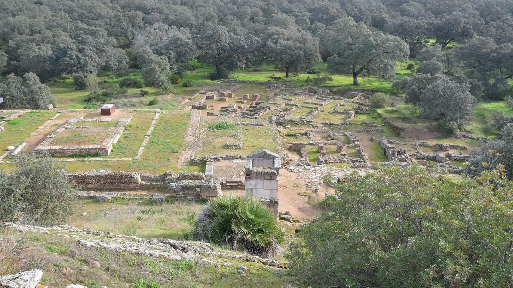 Vista de las ruinas de Munigua