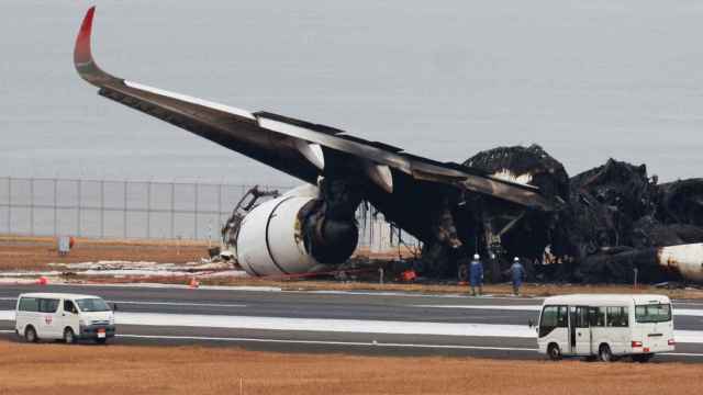 El Airbus 350 de Japan Airlines tras su accidente de este martes en Tokio.