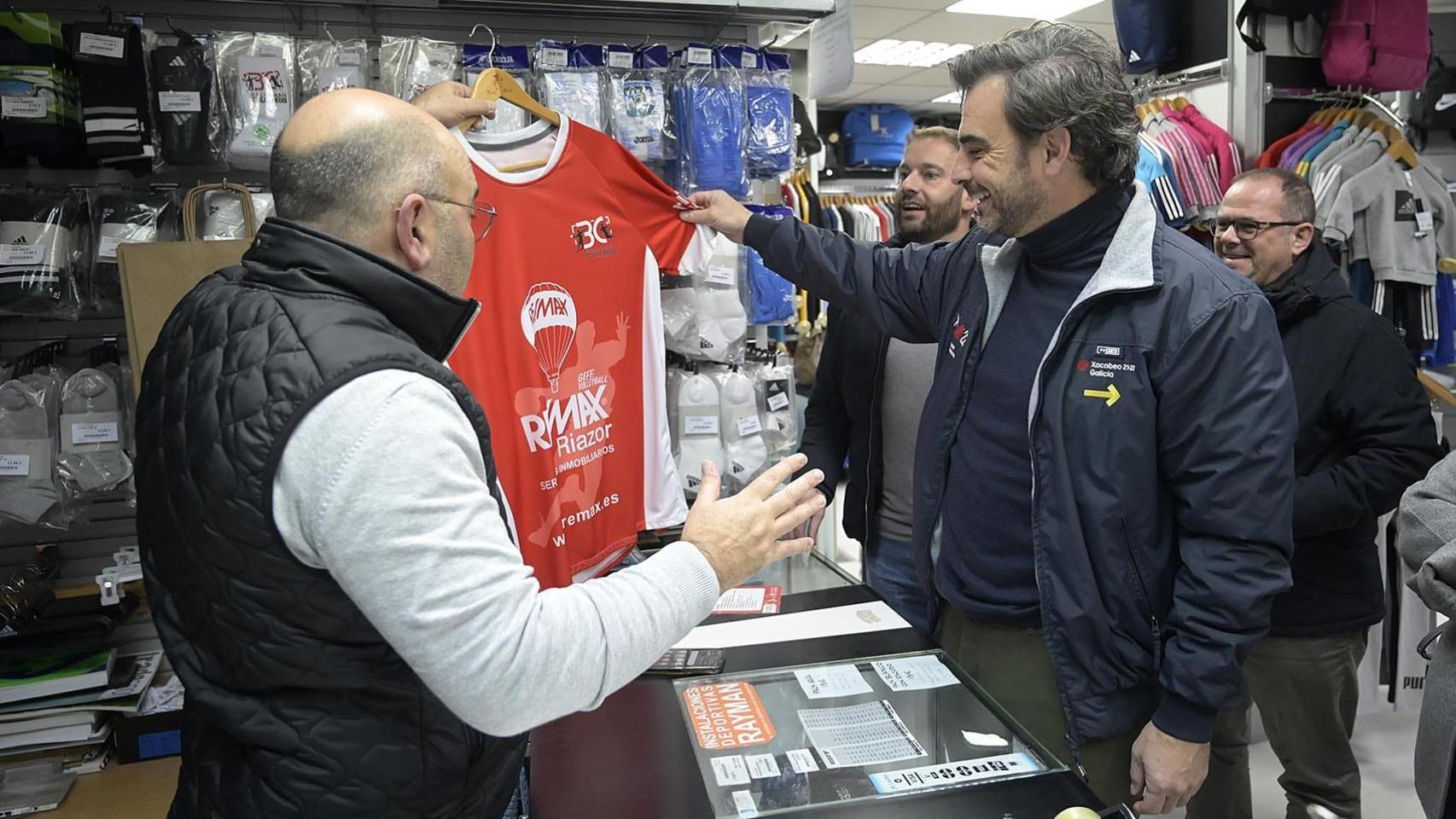 Más de 700 tiendas y entidades deportivas de Galicia se han adherido al Bono Deporte