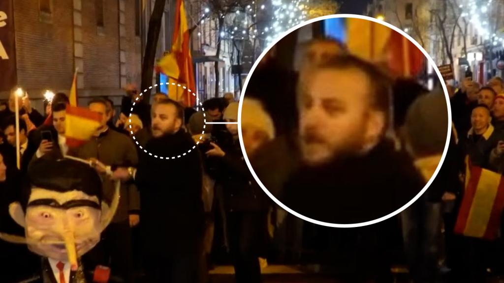 Germán Lipnicki colocando una soga a la piñata durante la Nochevieja en Ferraz