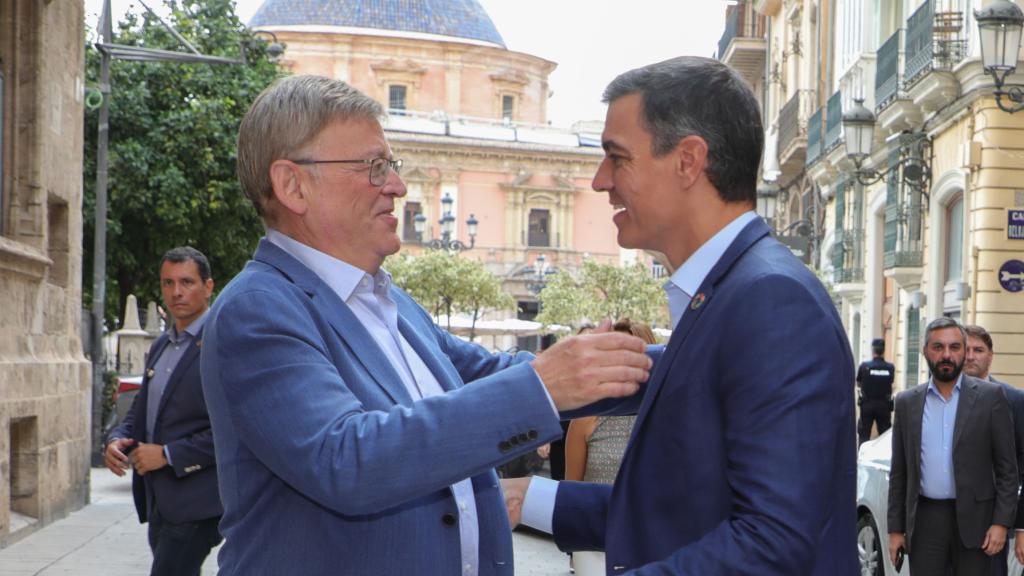 Ximo Puig, en una imagen de archivo junto a Pedro Sánchez en el Palau de la Generalitat. EE