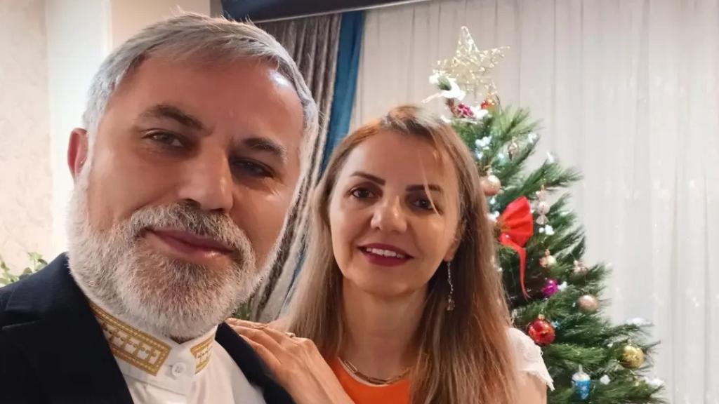 Foto de Dario Azizian, el guardián iraní de los restos fúnebres de uno de los Tres Reyes Magos, junto a su esposa Eilosh Azizian.