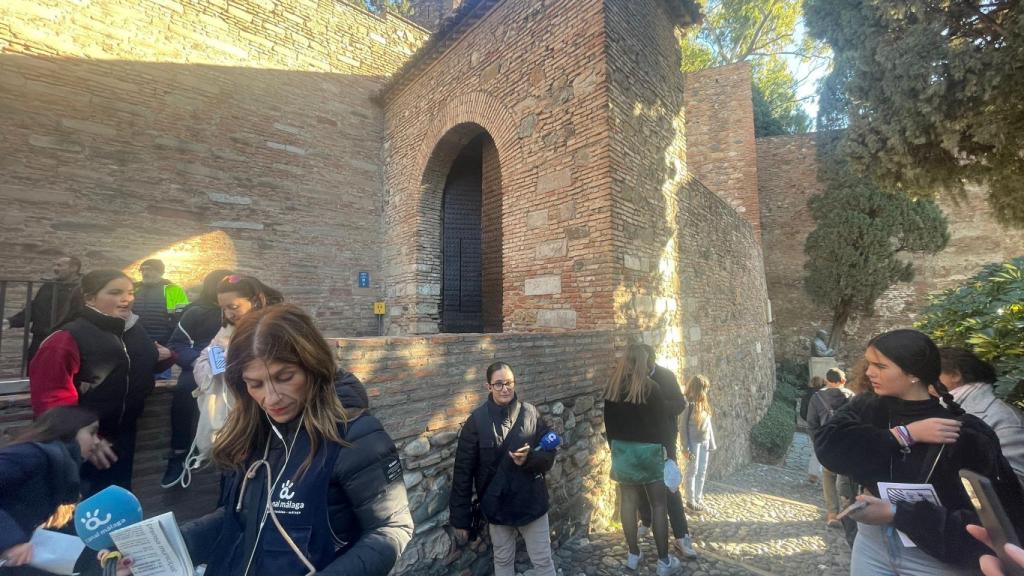 Expectación antes del inicio de la cabalgata.