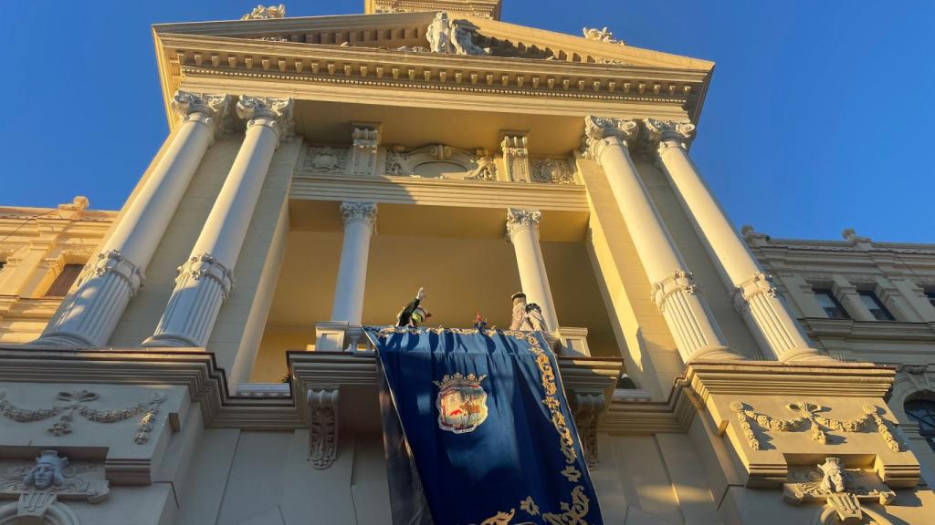 Discurso en el balcón del Ayuntamiento.