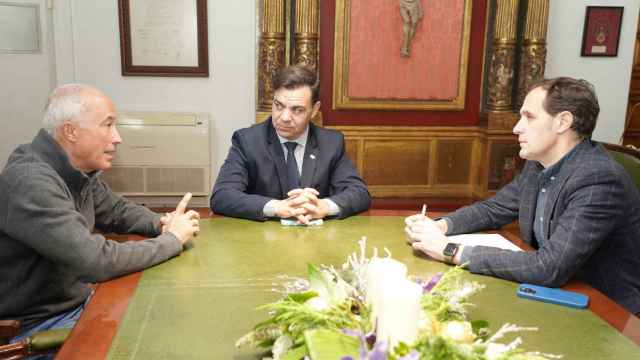 Conrado Íscar se reúne con el presidente de la Federación y con el alcalde de Nava