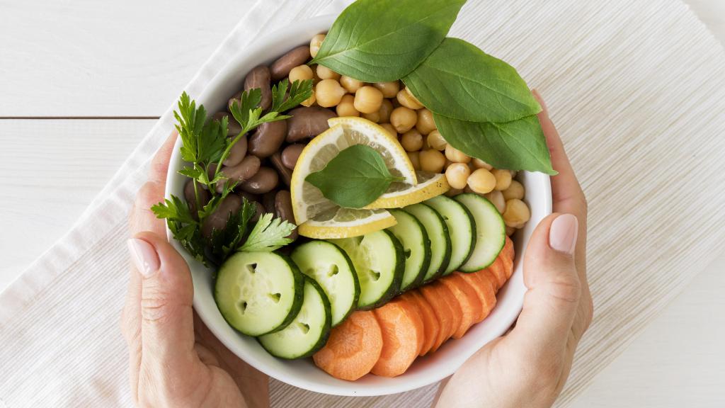 Los 9 consejos de los expertos para comer sano después de los excesos de Navidad.