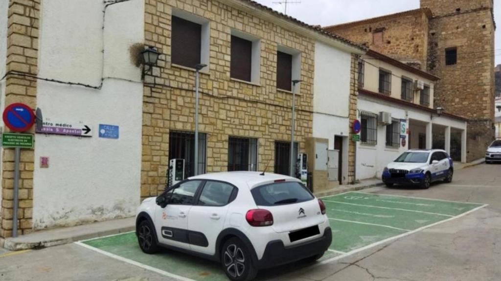 Nuevo punto de recarga de Iberdrola en Cañete (Cuenca).