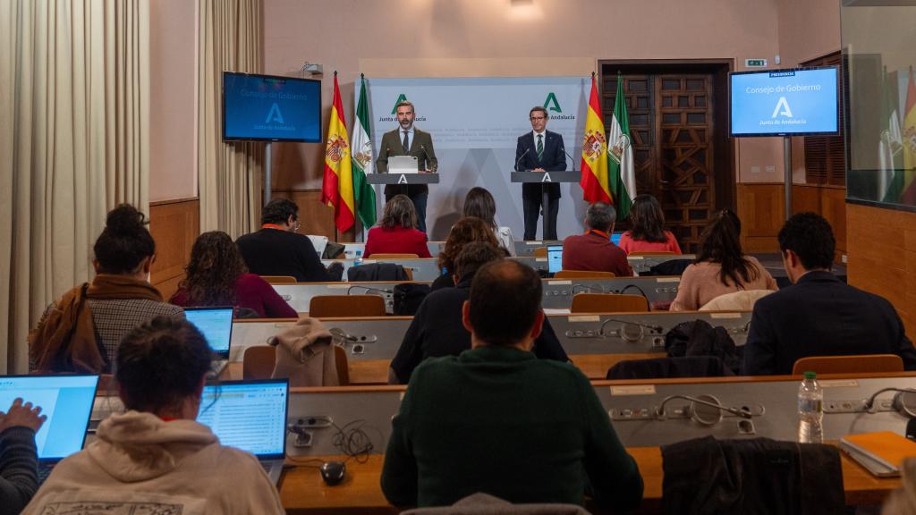 Periodistas en rueda de prensa.