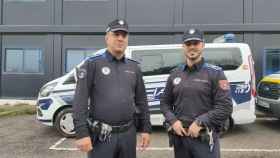 Jesús (izquierda) y Daniel, policías municipales de Madrid.