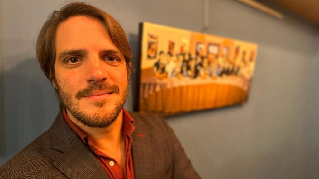 El psicólogo Buenaventura del Charco posa tras la entrevista con este diario.