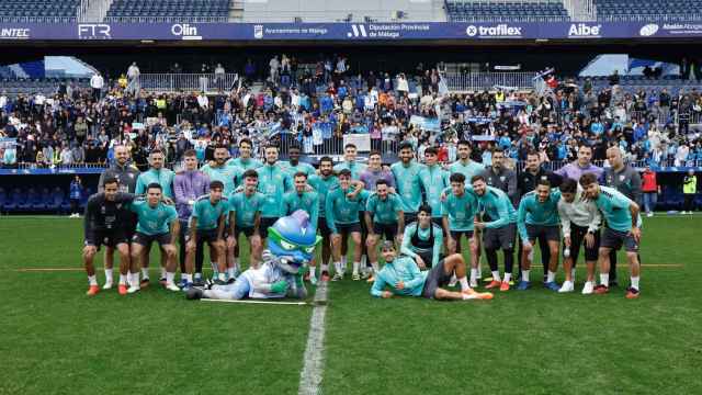 El Málaga CF recibe el calor de los suyos y reparte ilusión