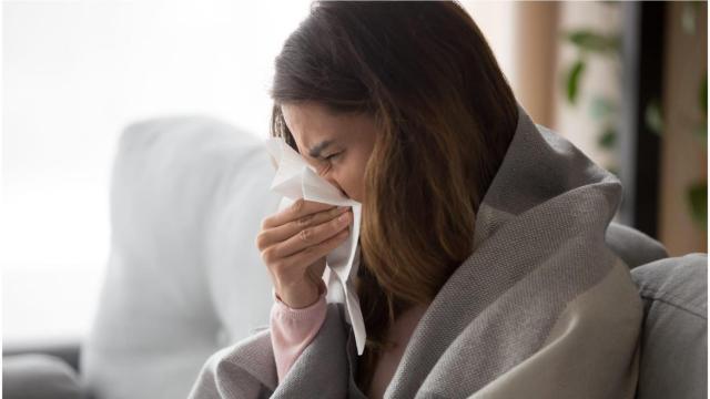 ¿Cuándo es recomendable acudir a urgencias por gripe o covid? Responde un médico gallego