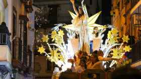 Los Reyes Magos repiten su milagro anual de repartir ilusión por Sevilla sin una sola incidencia
