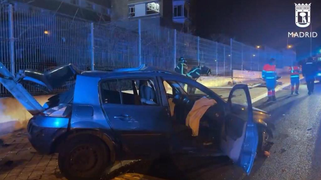 Vehículo siniestrado en la carretera que conecta Carabanchel con Villaverde.