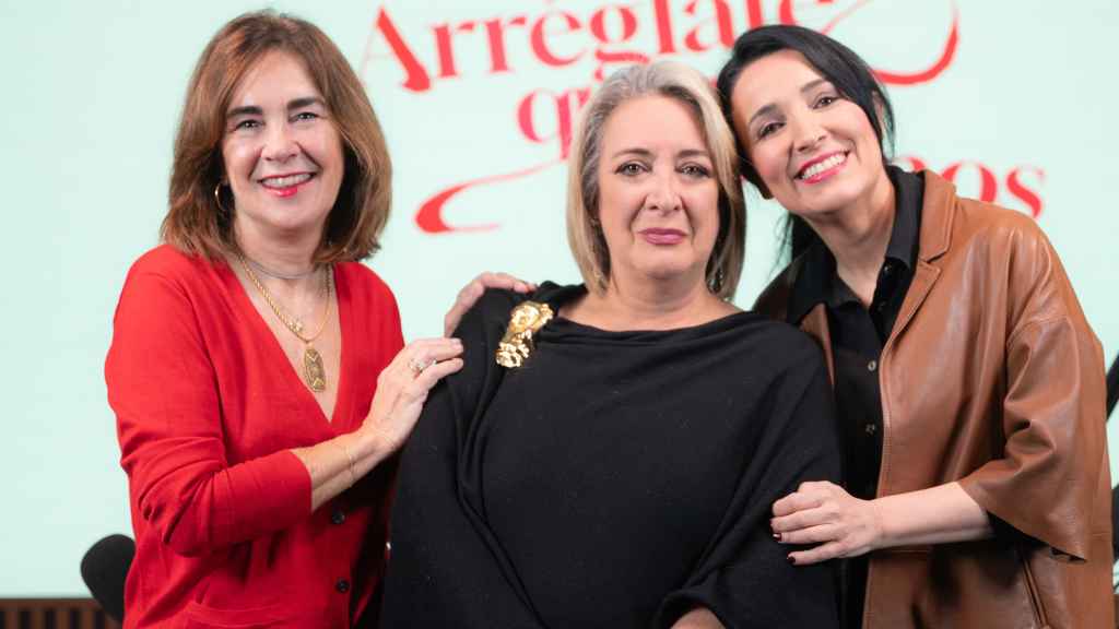 Esther Esteban junto a Cruz Sánchez de Lara y Charo Izquierdo.