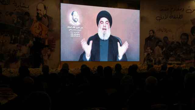 El líder de Hezbolá Sayyed Hassan Nasrallah dando un discurso frente a seguidores del grupo, este viernes.