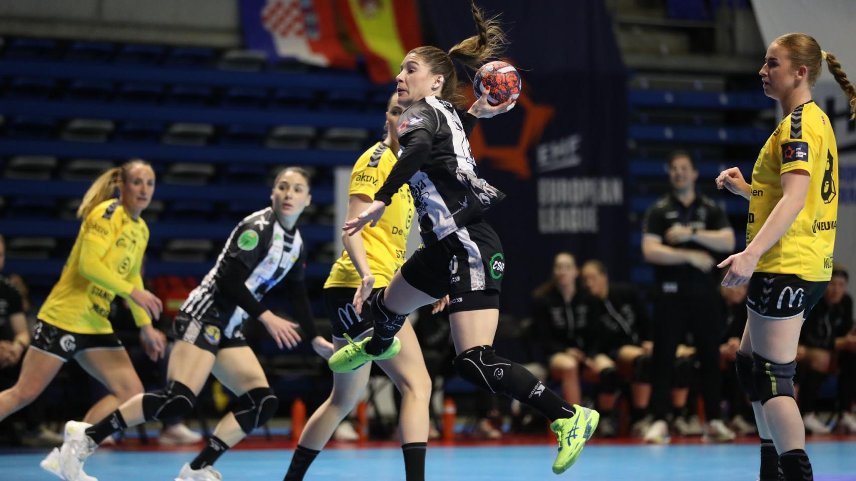 Sole López durante al Balonmano Costa del Sol vs. Sola