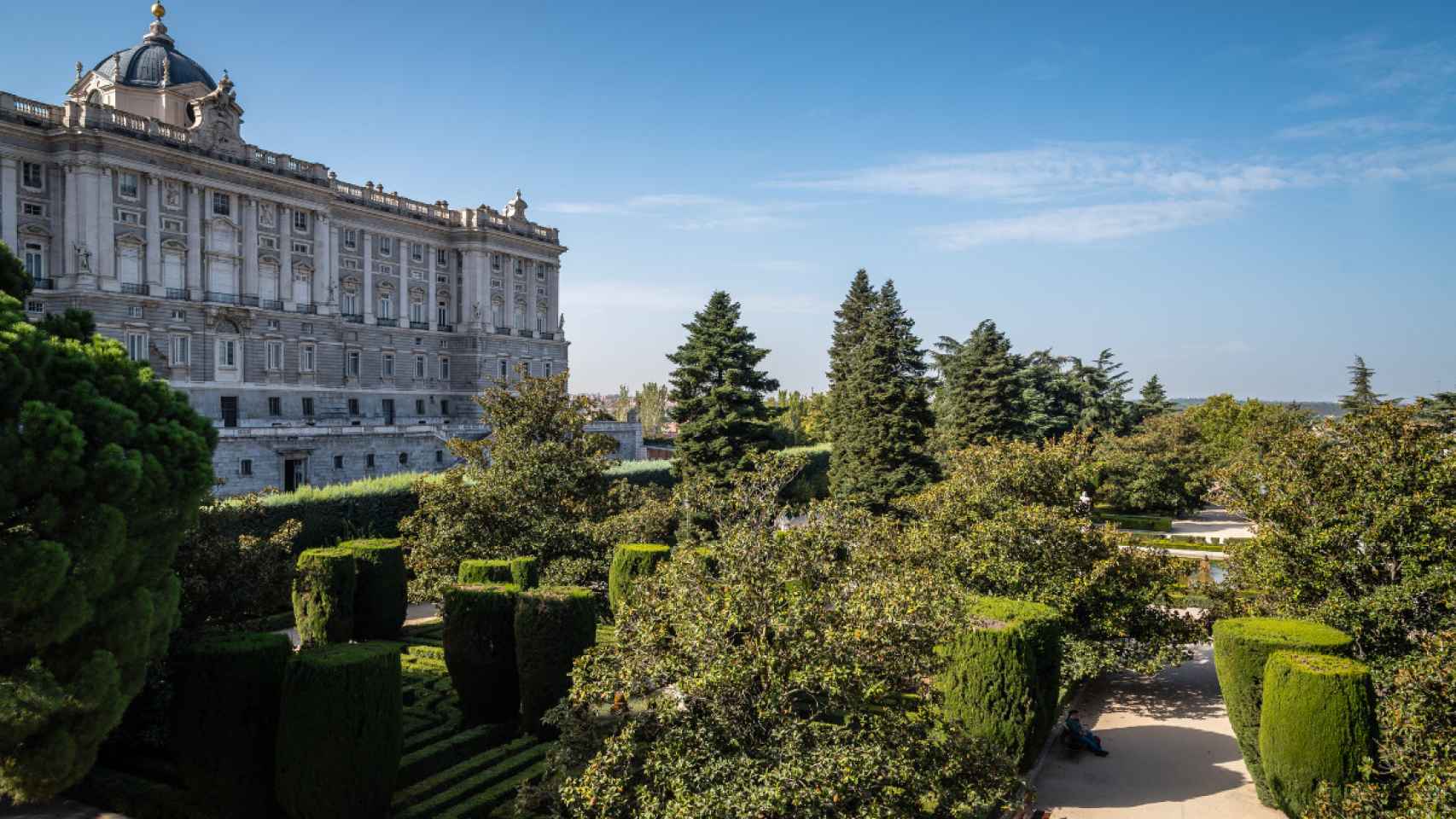 Los Jardines de Sabatini y el Palacio Real de Madrid.
