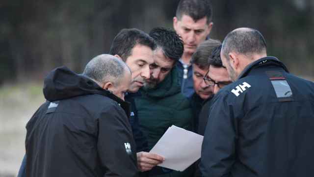 El conselleiro do Mar en su visita a Porto do Son