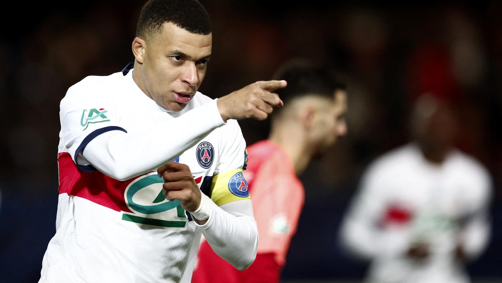 Kylian Mbappé celebra un gol con el PSG en la Copa de Francia