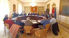 Reunión en el Ayuntamiento de Salamanca de instituciones y asociaciones para exigir inversiones ferroviarias