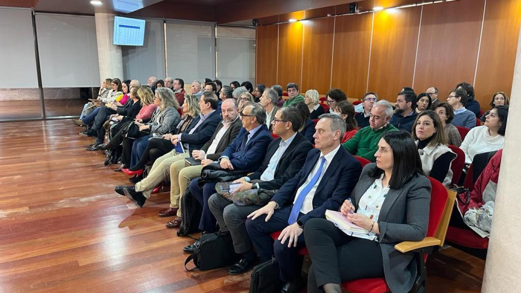Reunión de Fernández Sanz con los equipos directivos del Sescam.