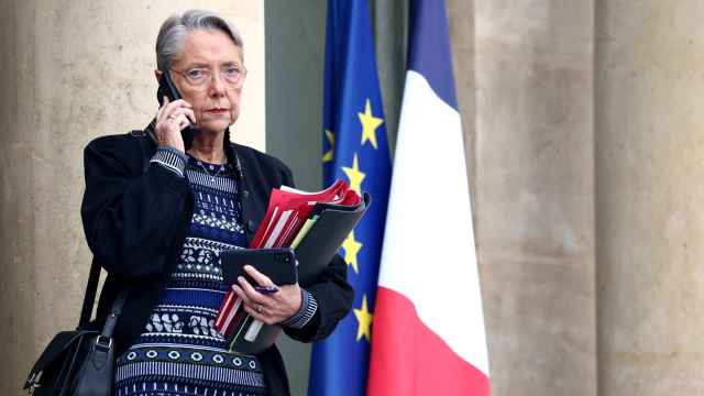 Élisabeth Borne, ex primer ministra de Francia, sale del Elíseo el pasado 12 de diciembre.