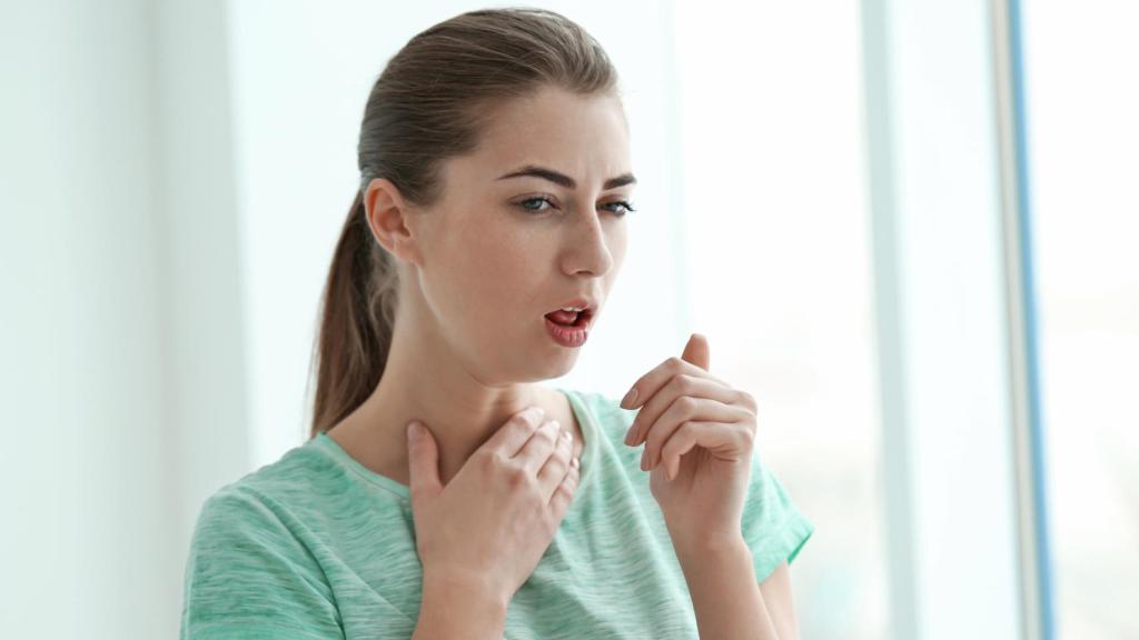 Una mujer con gripe, en una imagen de archivo.
