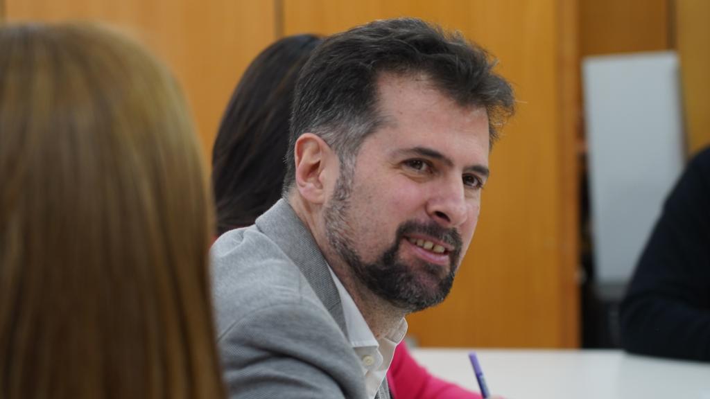 El secretario general del PSOE de Castilla y León, Luis Tudanca, comparece ante la prensa tras presidir el Plenario de la Comisión Ejecutiva Autonómica (CEA) del PSCyL