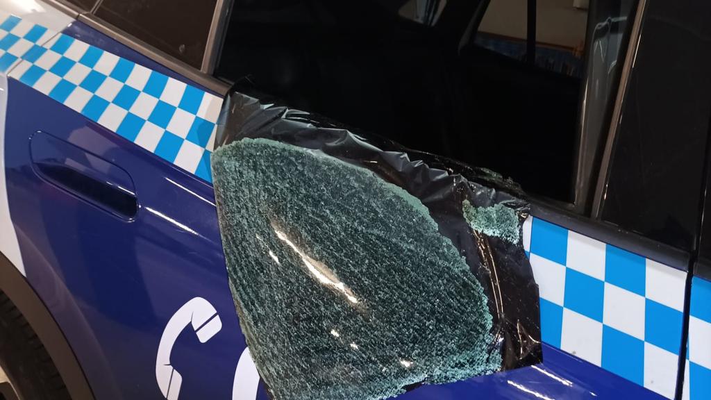 Vehículo policial roto. Foto: Policía Local de Guadalajara.