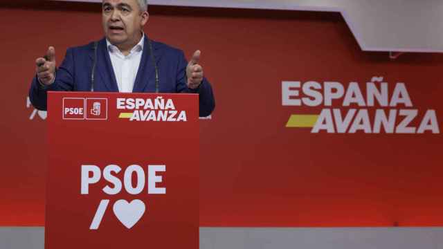 El secretario de organización del PSOE, Santos Cerdán, este lunes en rueda de prensa en la sede de Ferraz.