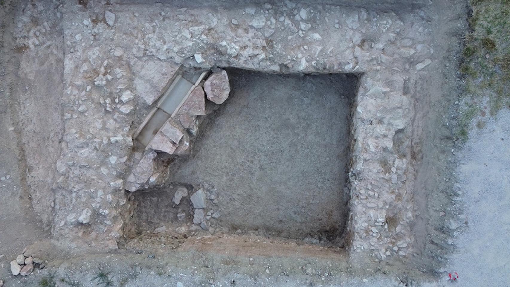 Fotografía aérea de las ruinas del templo romano hallado en el municipio italiano de Spello.