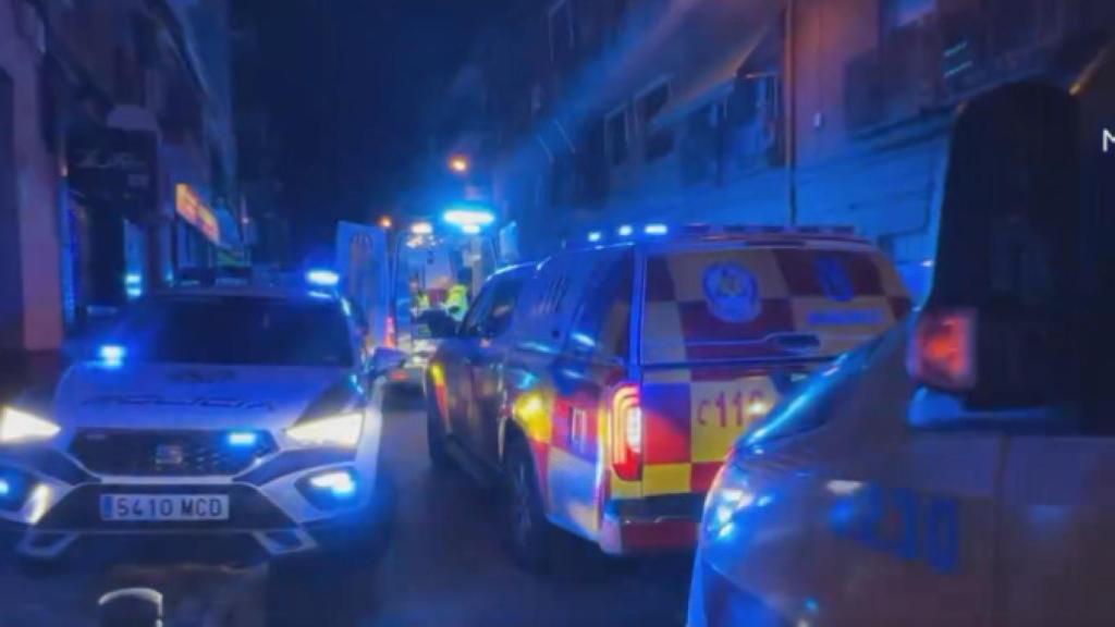 La Policía y el Samur en el lugar de los hechos.