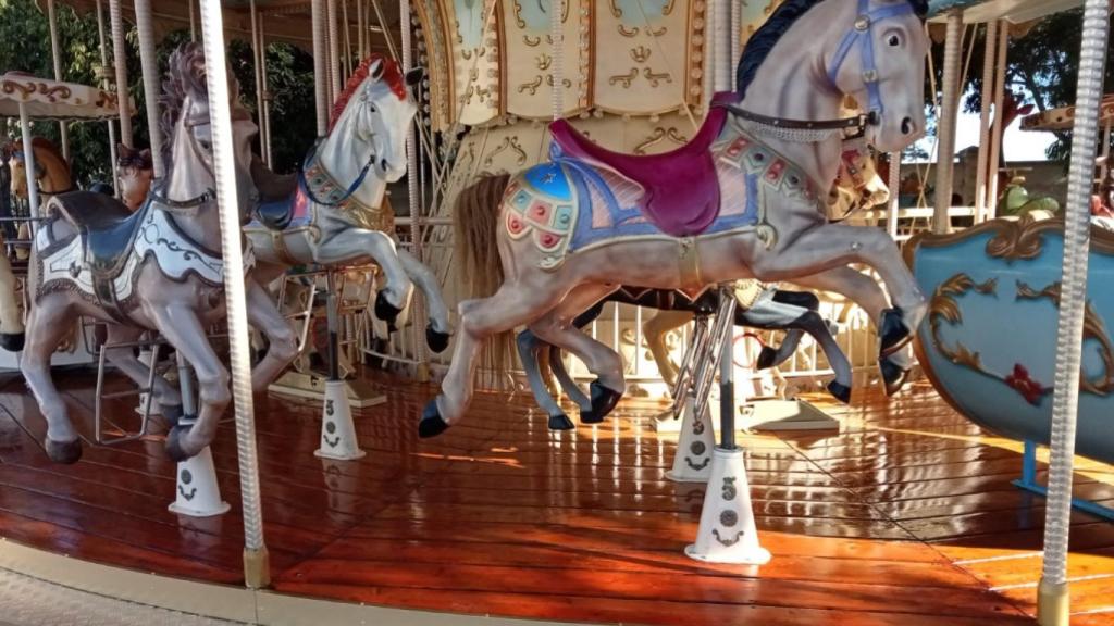 El carrusel del Parque de la Batería.