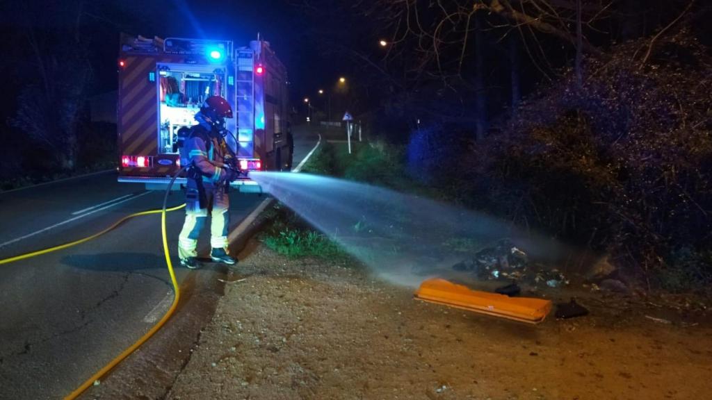 Noche accidentada en Oleiros (A Coruña) con dos incendios en pocos minutos