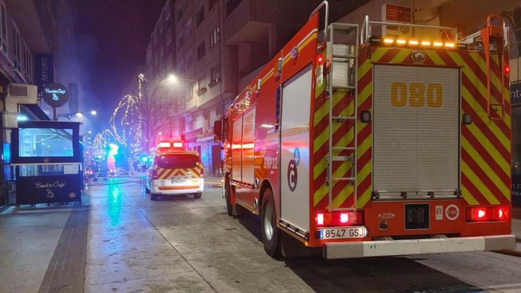 El incendio en el bazar de la calle Barcelona movilizó por segunda vez a los bomberos de A Coruña