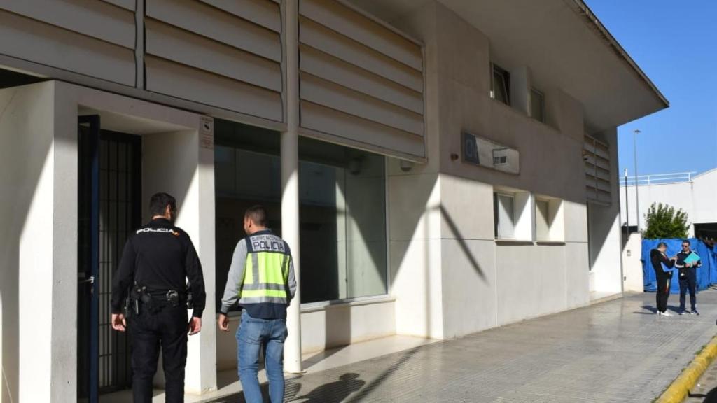 Detienen al acosador de un sanitario de Écija que le pateó la cabeza al verle en el supermercado